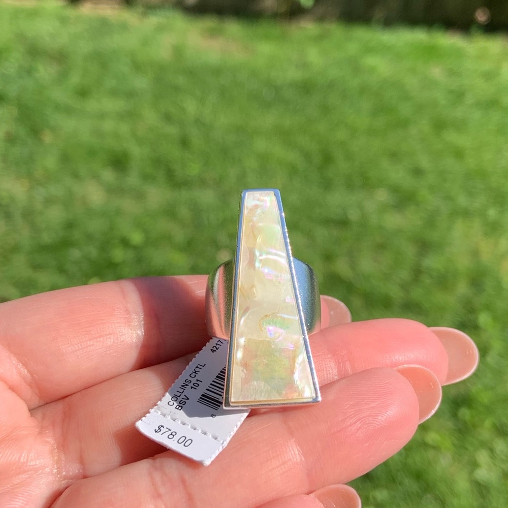 NWT Kendra Scott Collins Cocktail Ring Abalone